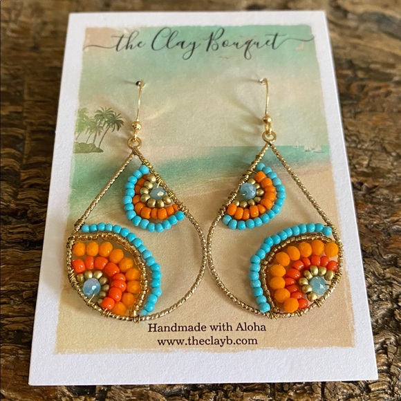 🌺Handmade in Hawaii🌺Beaded Earrings - Picture 3 of 5